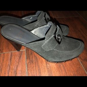 STUART WEITZMAN BLACK SUEDE CLOGS SIZE 5 1/2